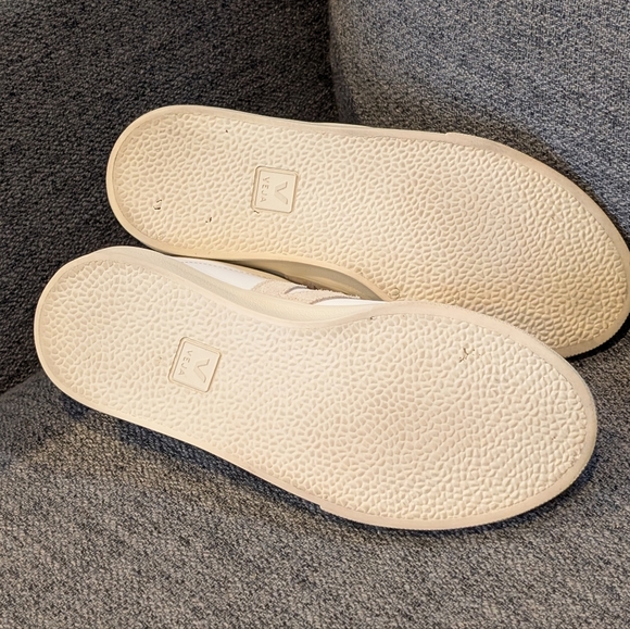 Veja Campo Sneaker - Picture 3 of 7